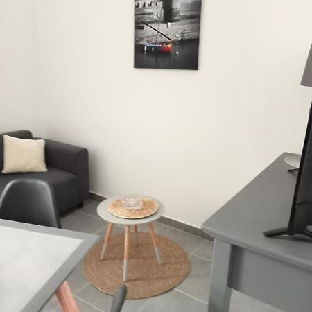 Chez Jean.Mi Apartment Millas Екстериор снимка